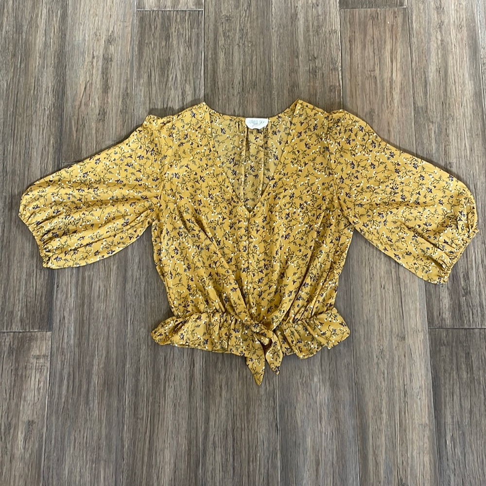 Extra small flowered blouse